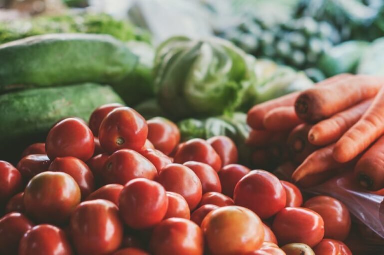 Frutas y verduras en un mercado